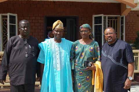 Dr. Emmanuel Adeoye (middle)