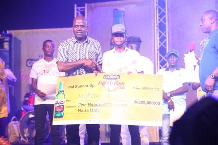 IMG 2170: Emmanuel Agu, Portfolio Manager, Mainstream Lager and Stout Brands, Nigerian Breweries Plc and Mufutau Alani, Second Runner Up at the Grand Finale of the 2016 Goldberg Fuji T’o Bam 